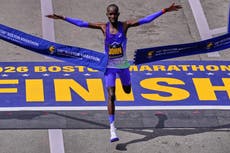 Los campeones defensores John Korir y Sharon Lokedi repiten en Boston. Korir bate récord
