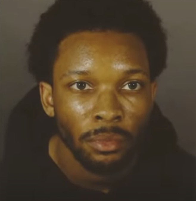 Burke, quien fue arrestado el jueves y se encuentra detenido sin fianza, ha negado las acusaciones, según sus abogados