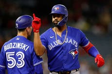 Sosa conecta doble de 2 carreras para desempatar y frenar a Angelinos con 4-2 ante Azulejos