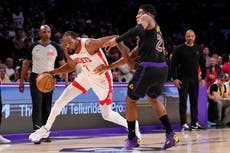 LeBron anota 28 y guía al triunfo unos mermados Lakers por 101-94 ante los Rockets de Durant