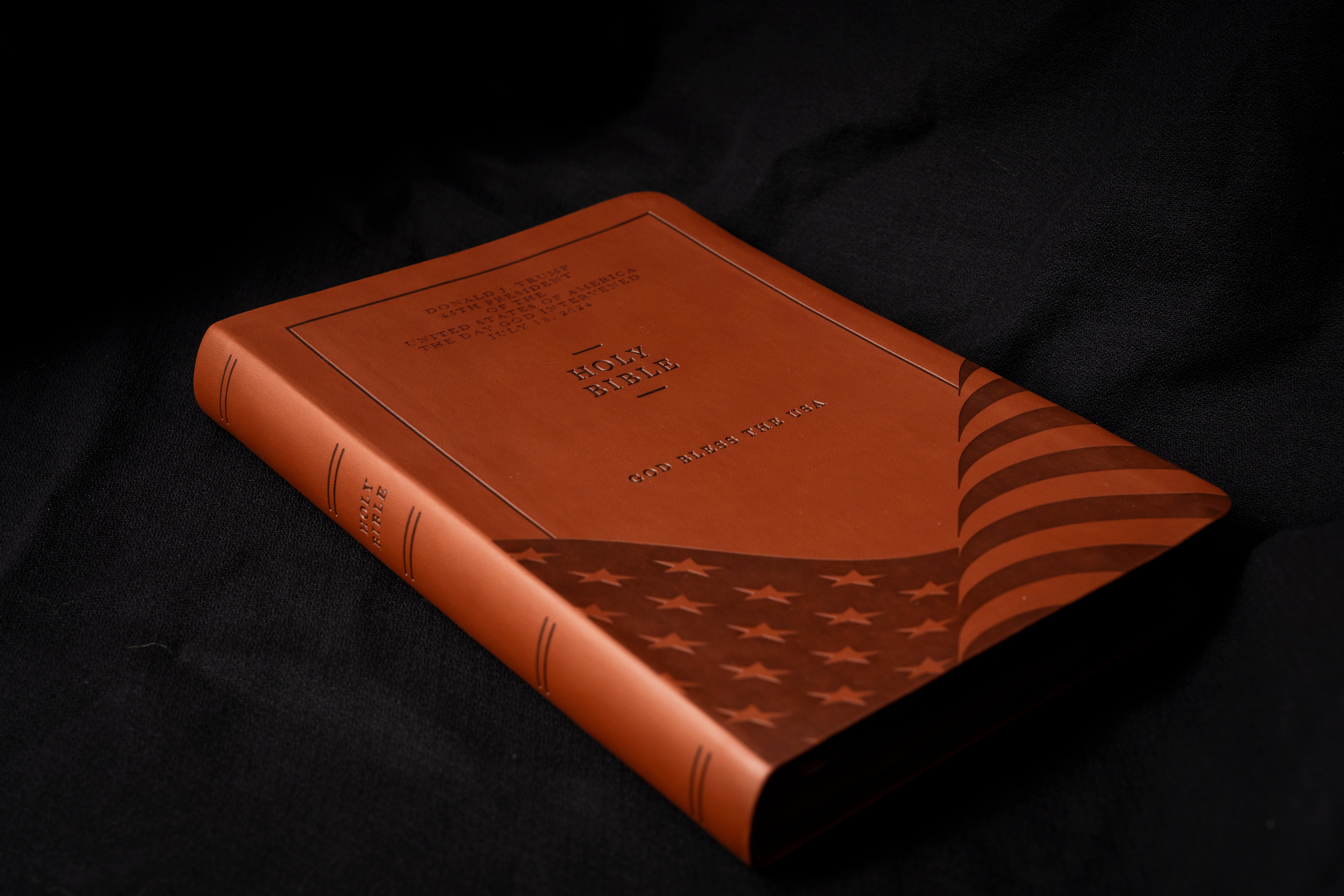 TRUMP LECTURA DE LA BIBLIA