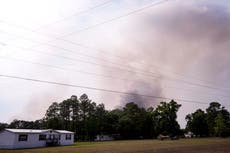 Incendios en Georgia y Florida destruyen casi 50 casas y obligan a evacuar