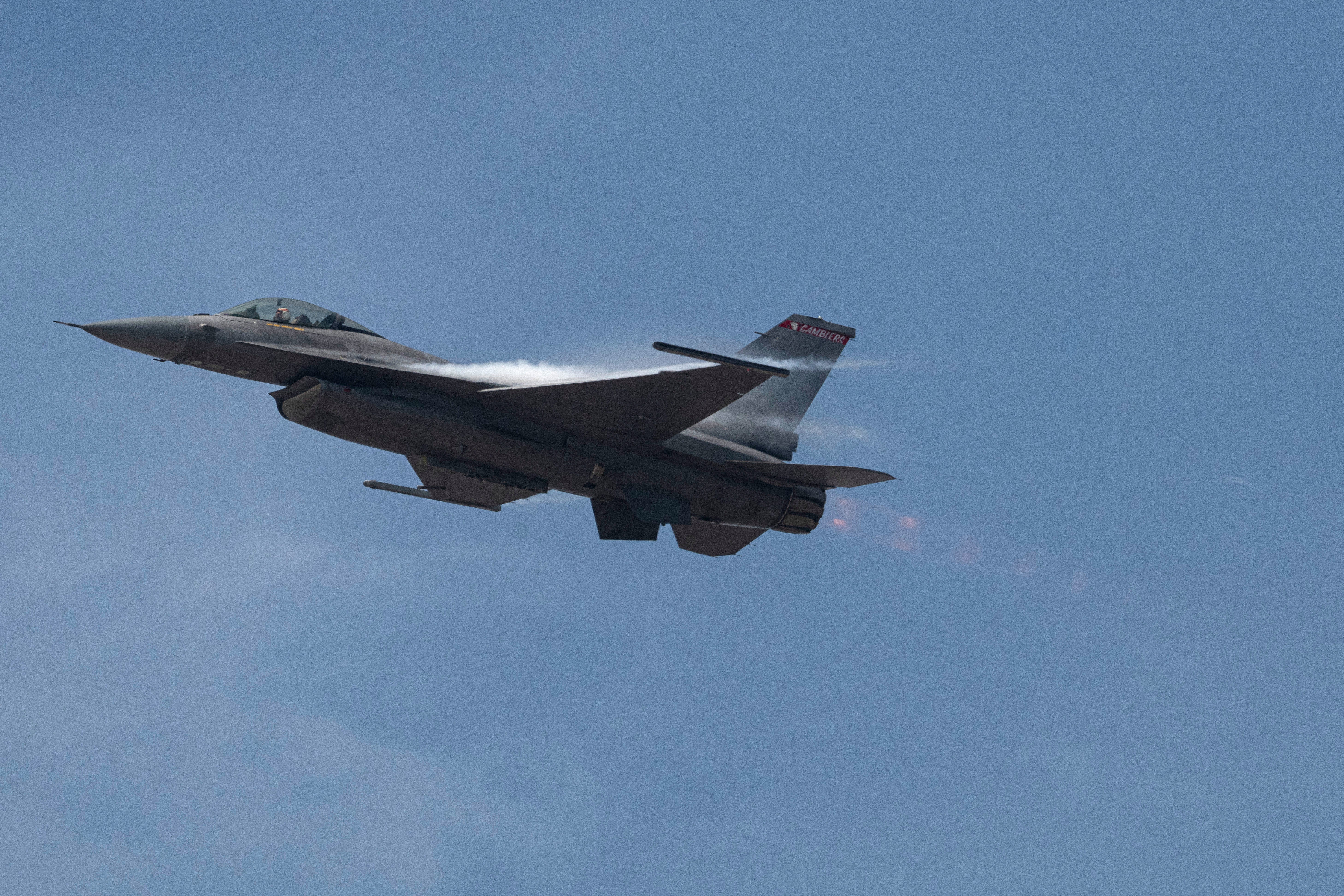 Un avión de combate F-16 de EE. UU. se estrella cerca de la base aérea de Spangdahlem