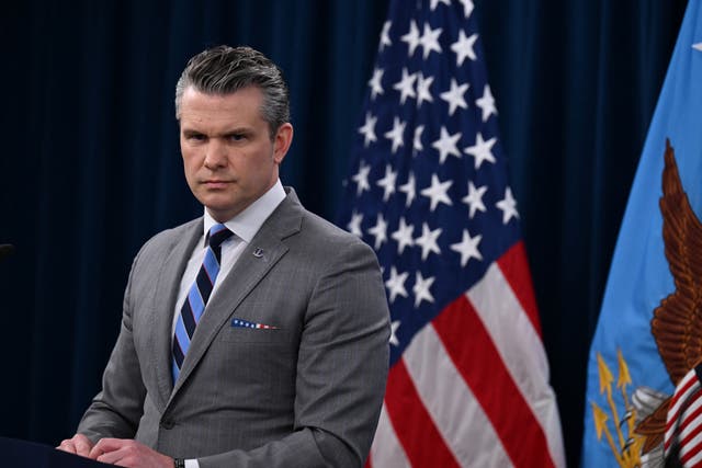 <p>El secretario de Defensa Pete Hegseth ha invocado el cristianismo para justificar la guerra de Estados Unidos con Irán, pero restó importancia a las advertencias del papa León XIV sobre el uso de la religión para legitimar el conflicto  </p>