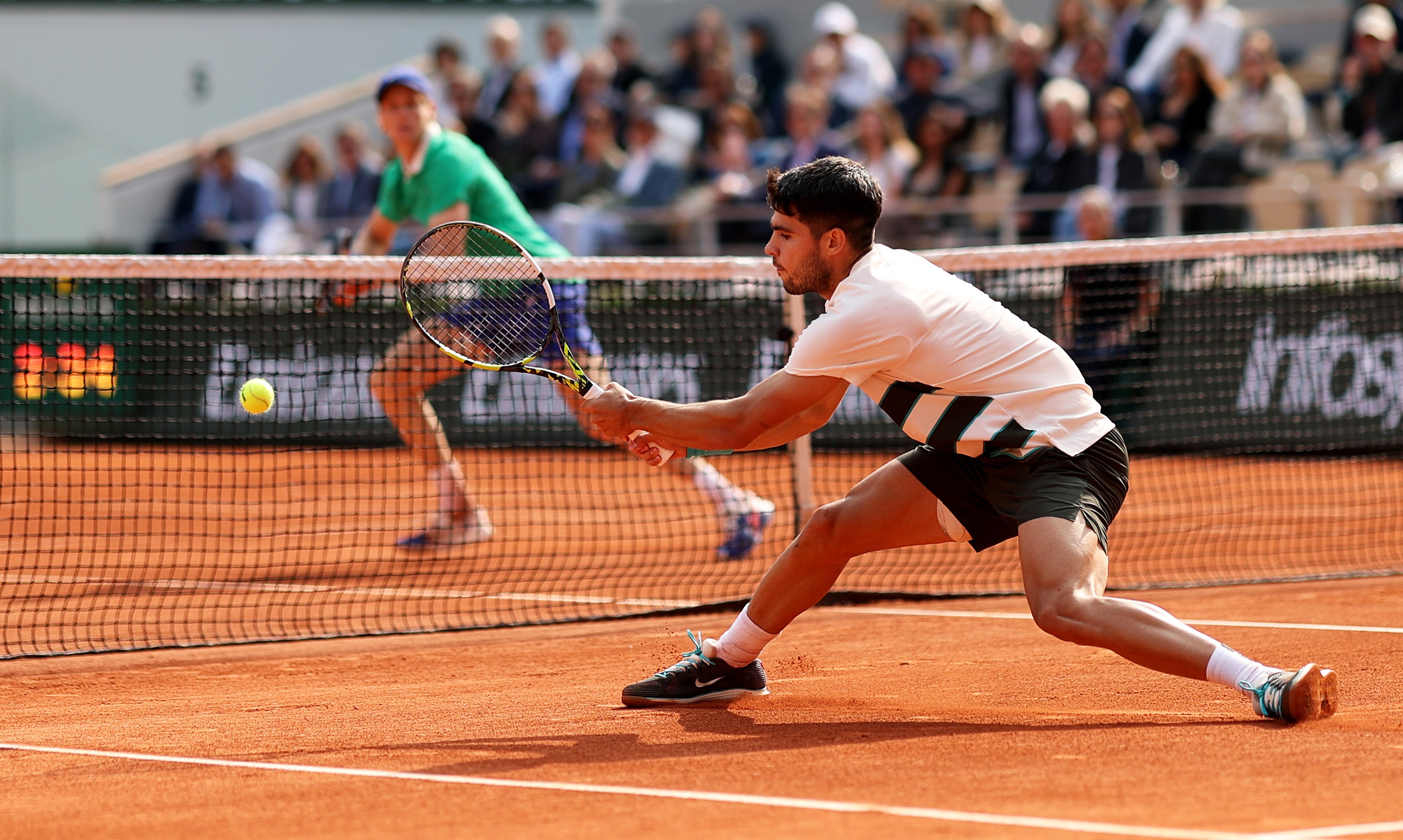 Alcaraz y Sinner firmaron uno de los grandes partidos de todos los tiempos en la final de Roland Garros del año pasado