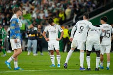 Betis empata en el descuento y golpea las escasas opciones de título del Real Madrid