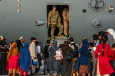 Kabul insta a regresar a afganos que ayudaron a EEUU en la guerra y están varados en Qatar