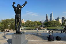 Museo de Filadelfia lleva la estatua de Rocky al interior tras décadas de tensión