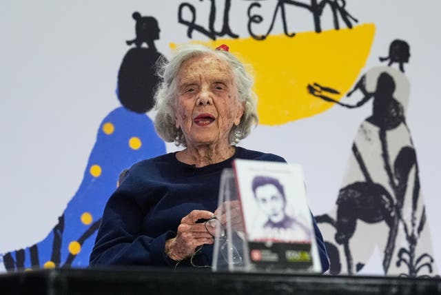 ELENA PONIATOWSKA