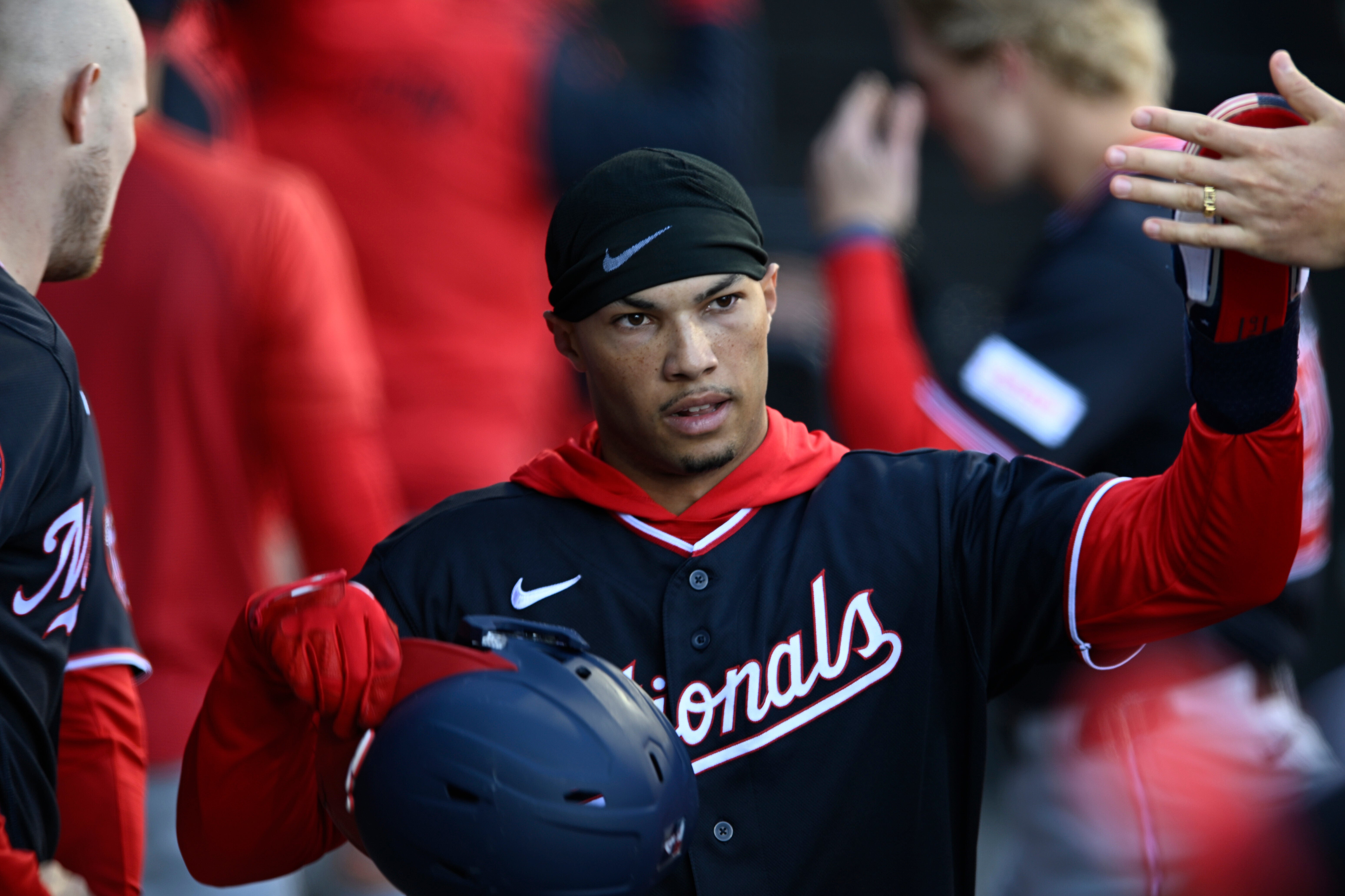 NACIONALES MEDIAS BLANCAS