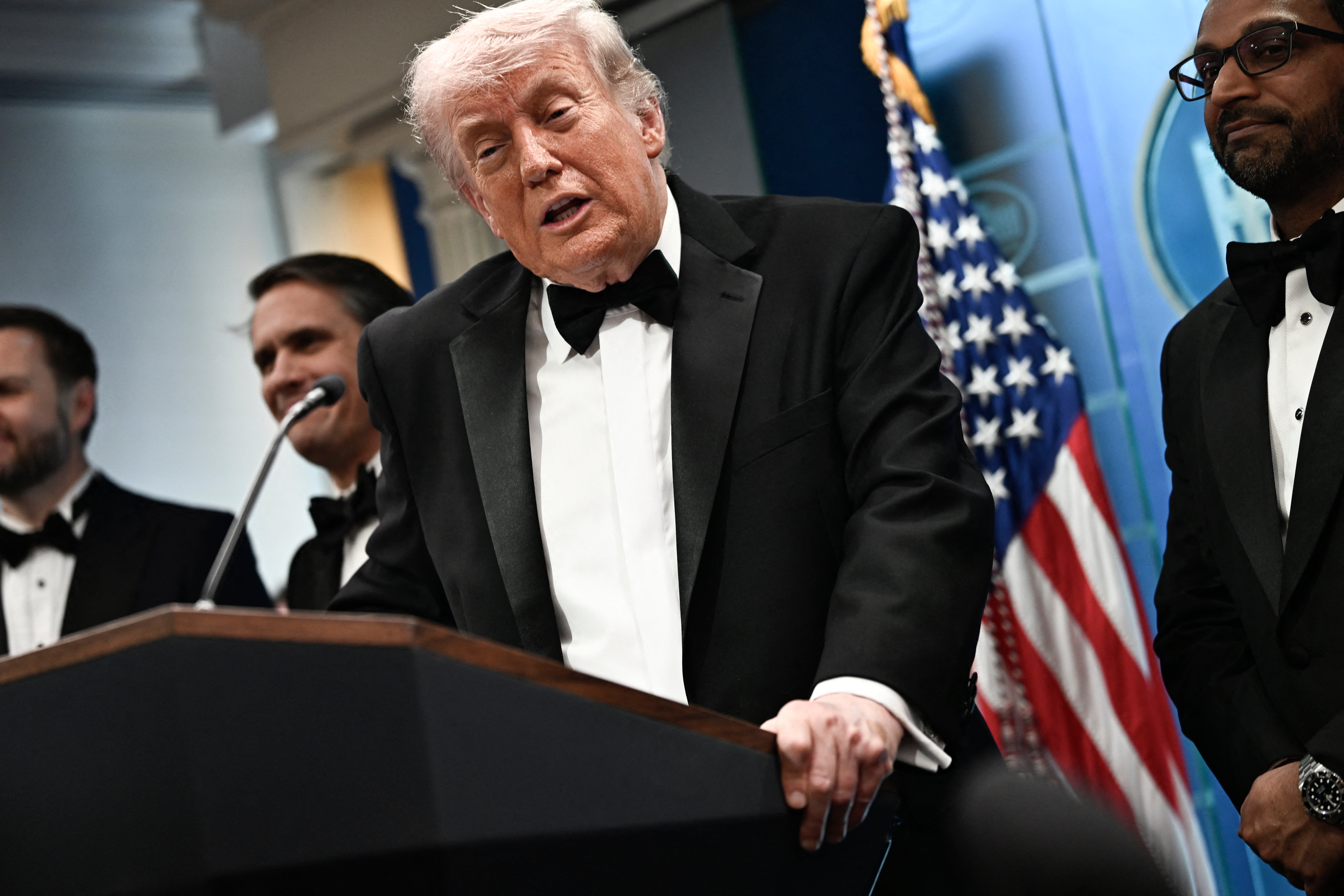 Trump, fotografiado en la cena del 25 de abril, dijo que probablemente era el objetivo del ataque