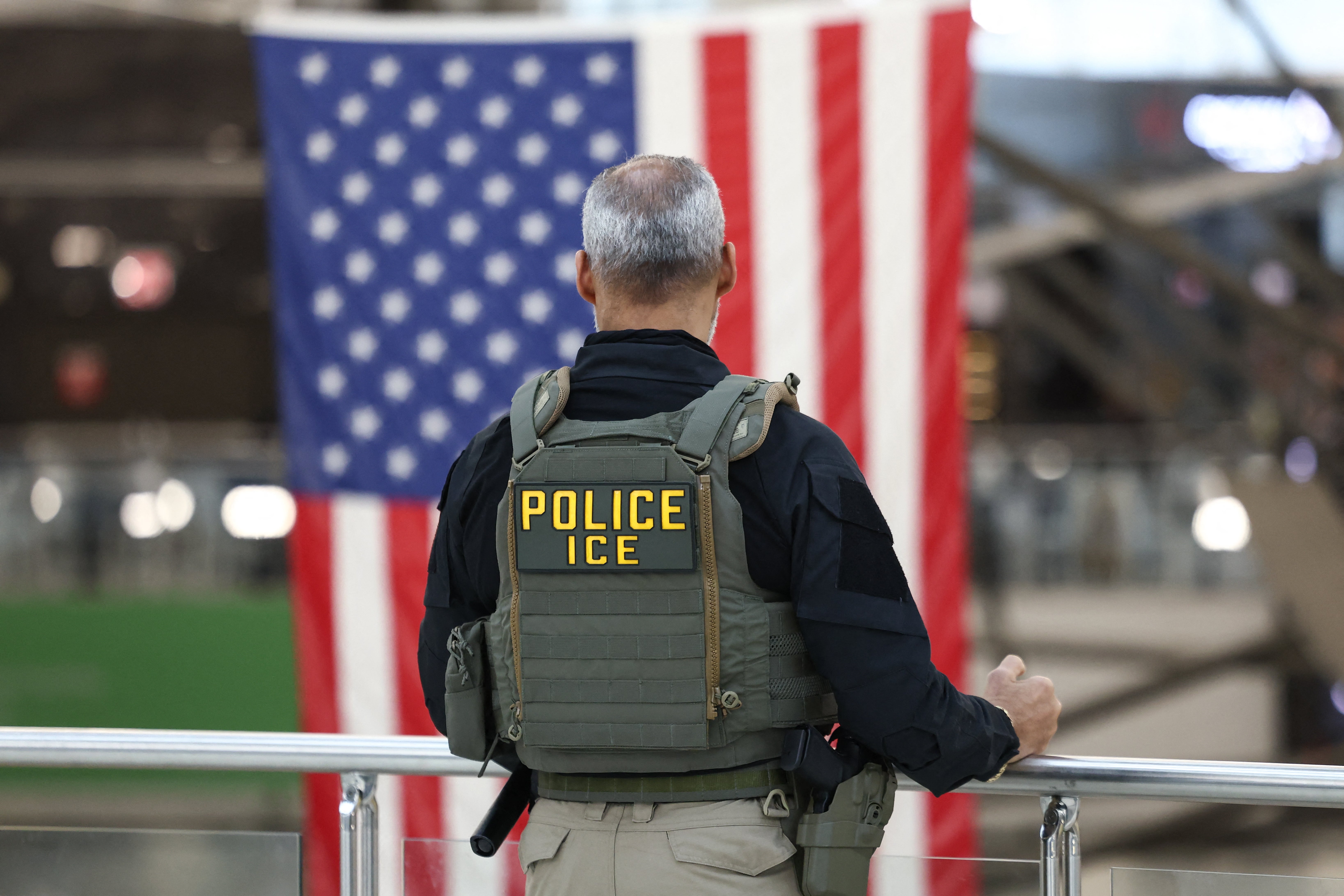 El Gobierno de Trump ha dado a conocer una nueva medida según la cual los solicitantes de ‘green card’ que posean visados temporales deben regresar a sus países de origen para esperar una respuesta