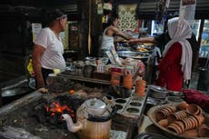 Falta de combustible por guerra en Irán trastoca cocinas, bosques y conservación en África y Asia