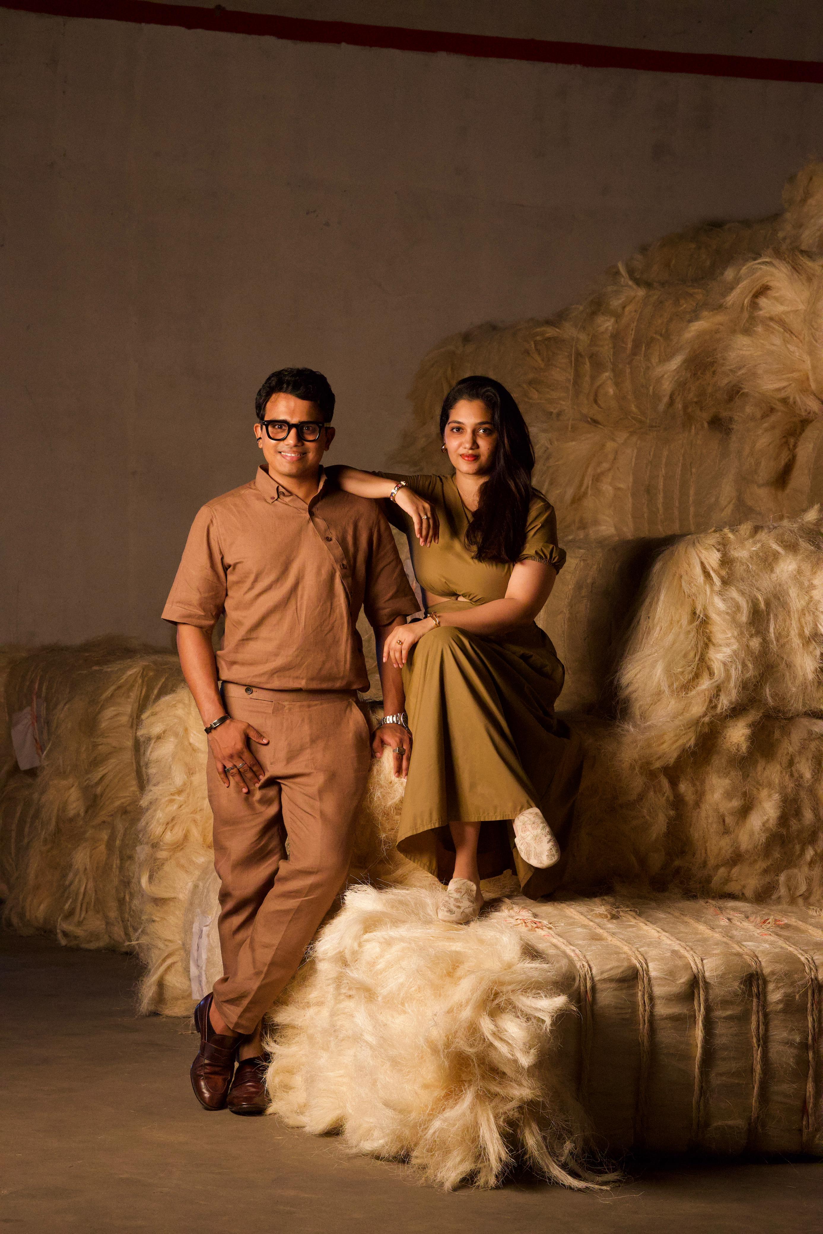 Por encargo del Met: los fundadores de Neytt, Sivan Santhosh (izquierda) y Nimisha Srinivas, son los artífices de la alfombra de la Gala del Met que se extiende por las emblemáticas escaleras del Museo Metropolitano, en Nueva York