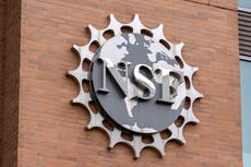 Gobierno de Trump destituye a junta que supervisa fundación científica