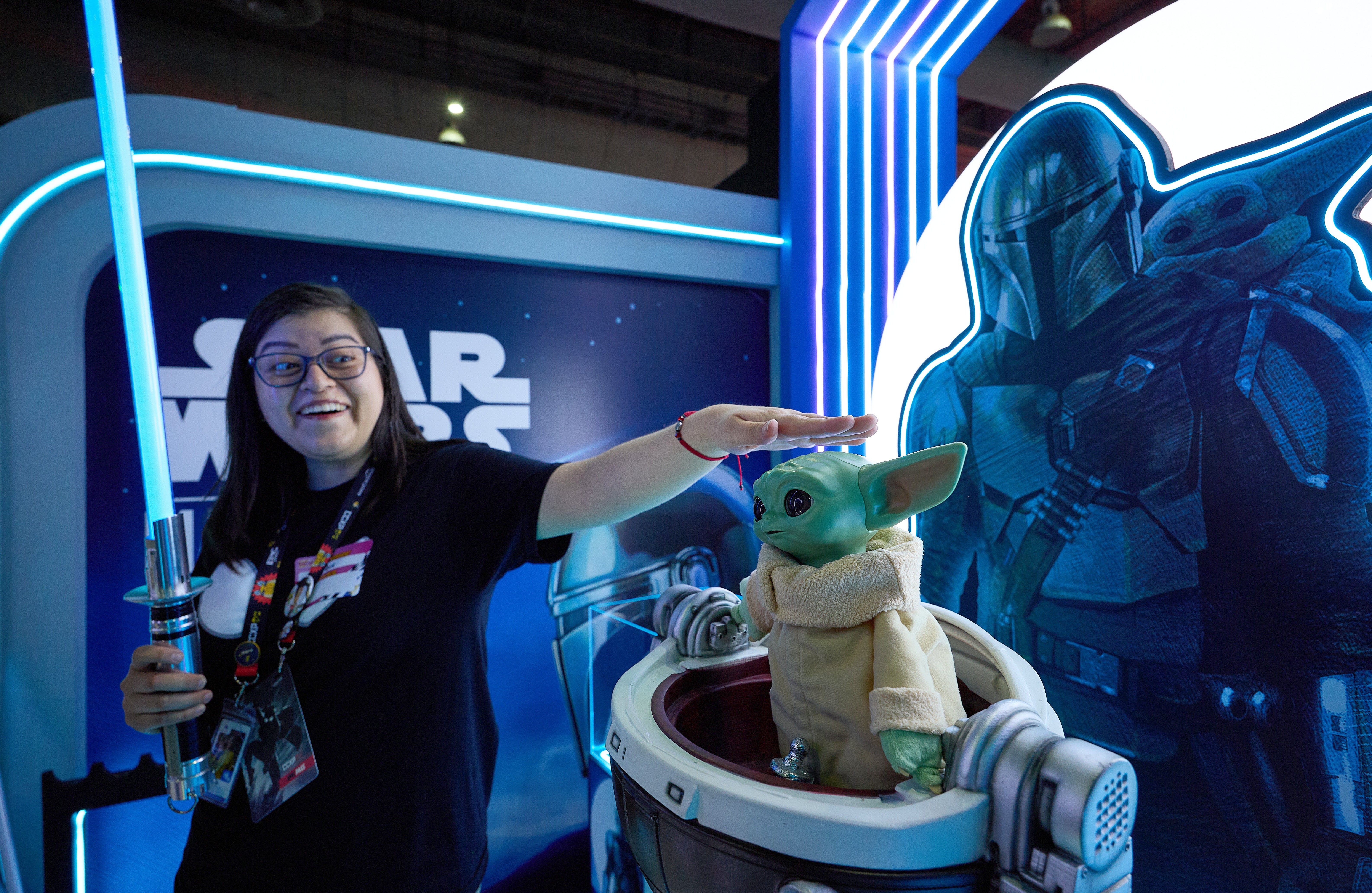 CCXP-MANDALORIAN AND GROGU