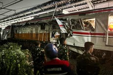 Choque de trenes cerca de la capital de Indonesia deja al menos 4 muertos