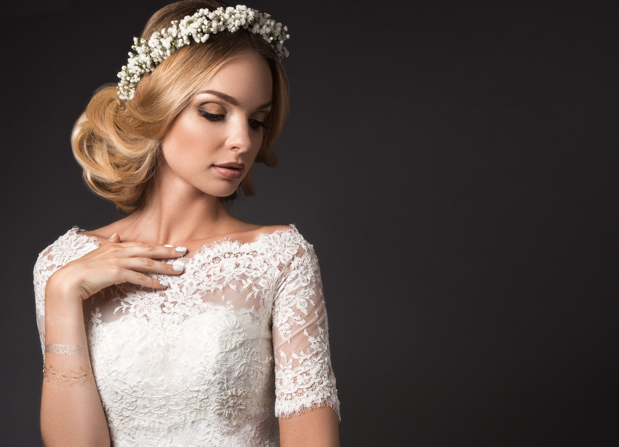 El maquillaje intenso en los ojos se está poniendo cada vez más de moda entre las novias
