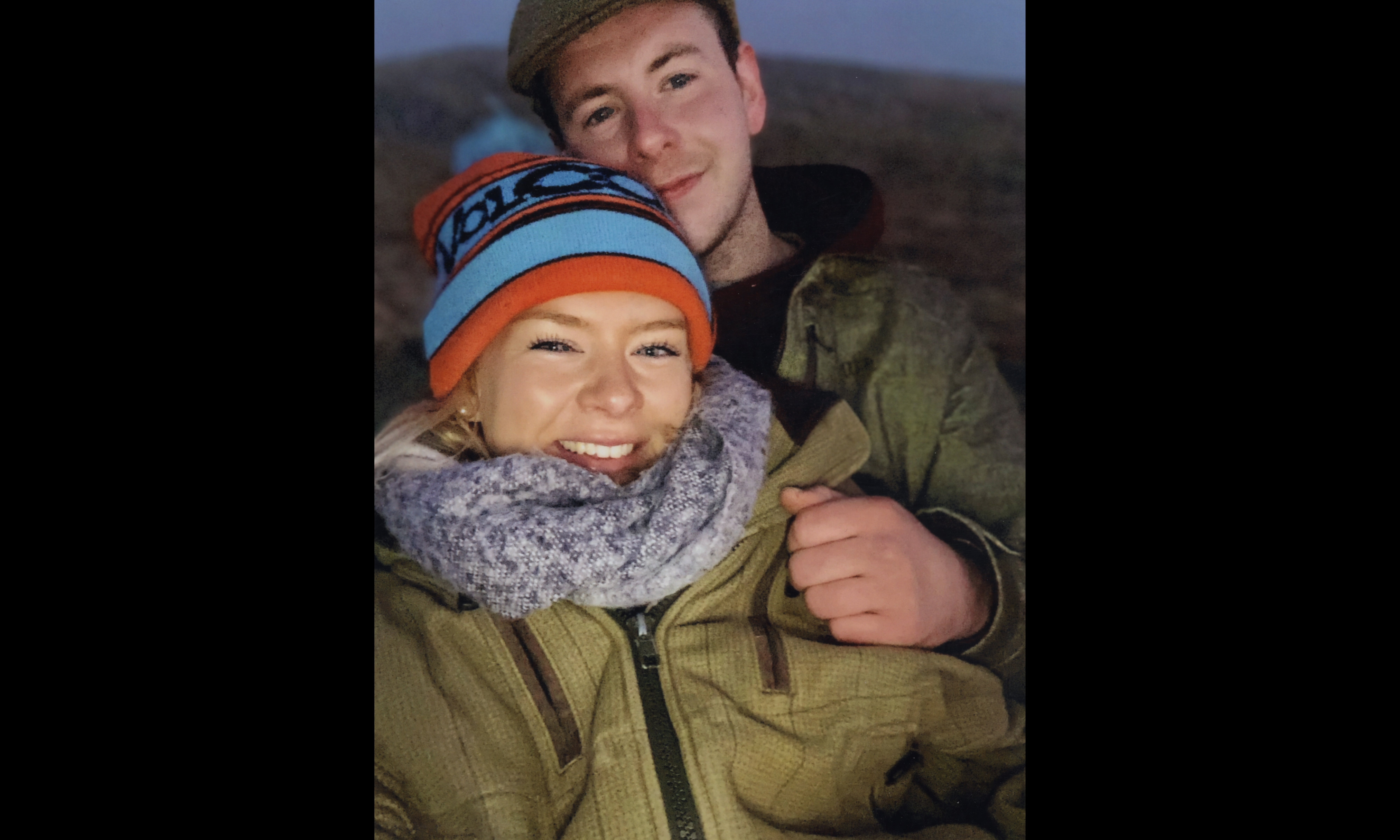 Caroline Muirhead junto a su entonces prometido, Alexander McKellar