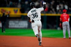 Romo conecta sus 2 primeros jonrones y los Medias Blancas vencen 5-2 a Soriano y los Angelinos