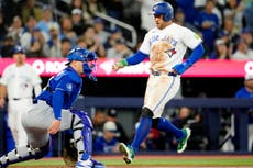 Azulejos activan a George Springer y designan a Eloy Jiménez para asignación
