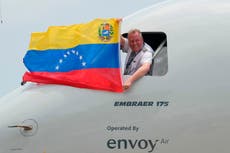 Aterriza el primer vuelo entre EE.UU. y Venezuela tras siete años de suspensión