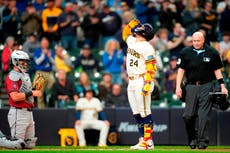 El gran juego de Contreras ayuda a Cerveceros a superar baja de Woodruff en paliza 13-1 a Dbacks