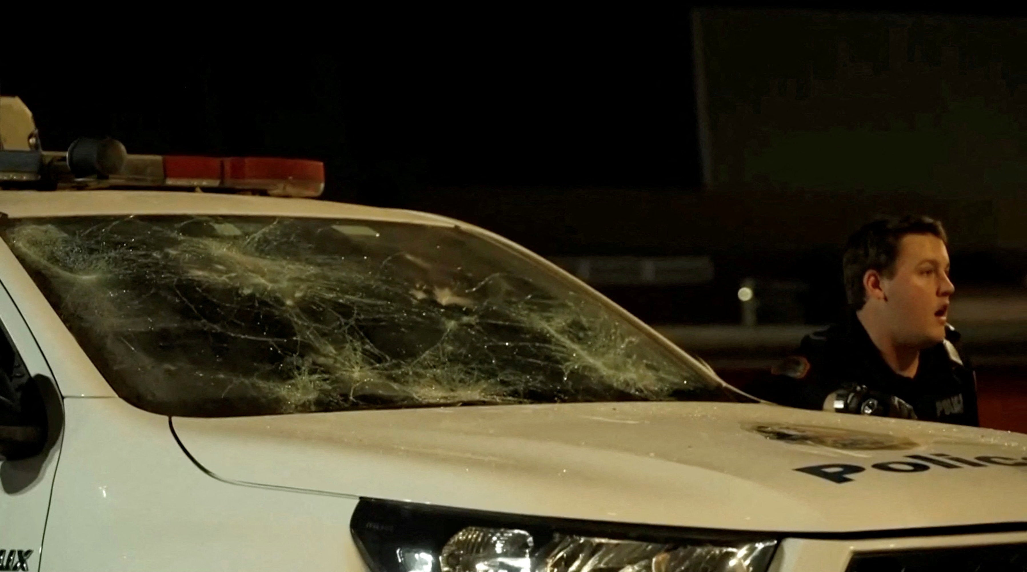 Varios agentes han resultado heridos en los disturbios
