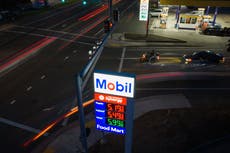 Ganancias de las mayores petroleras de EEUU bajaron en el 1er trimestre, pero solo en papel