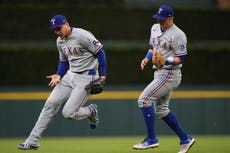 Los Rangers vencen 5-4 a los Tigres con dobles consecutivos en la octava