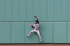 Matthews pega jonrón y se roba un hit en contra en triunfo de Astros 6-3 ante Medias Rojas