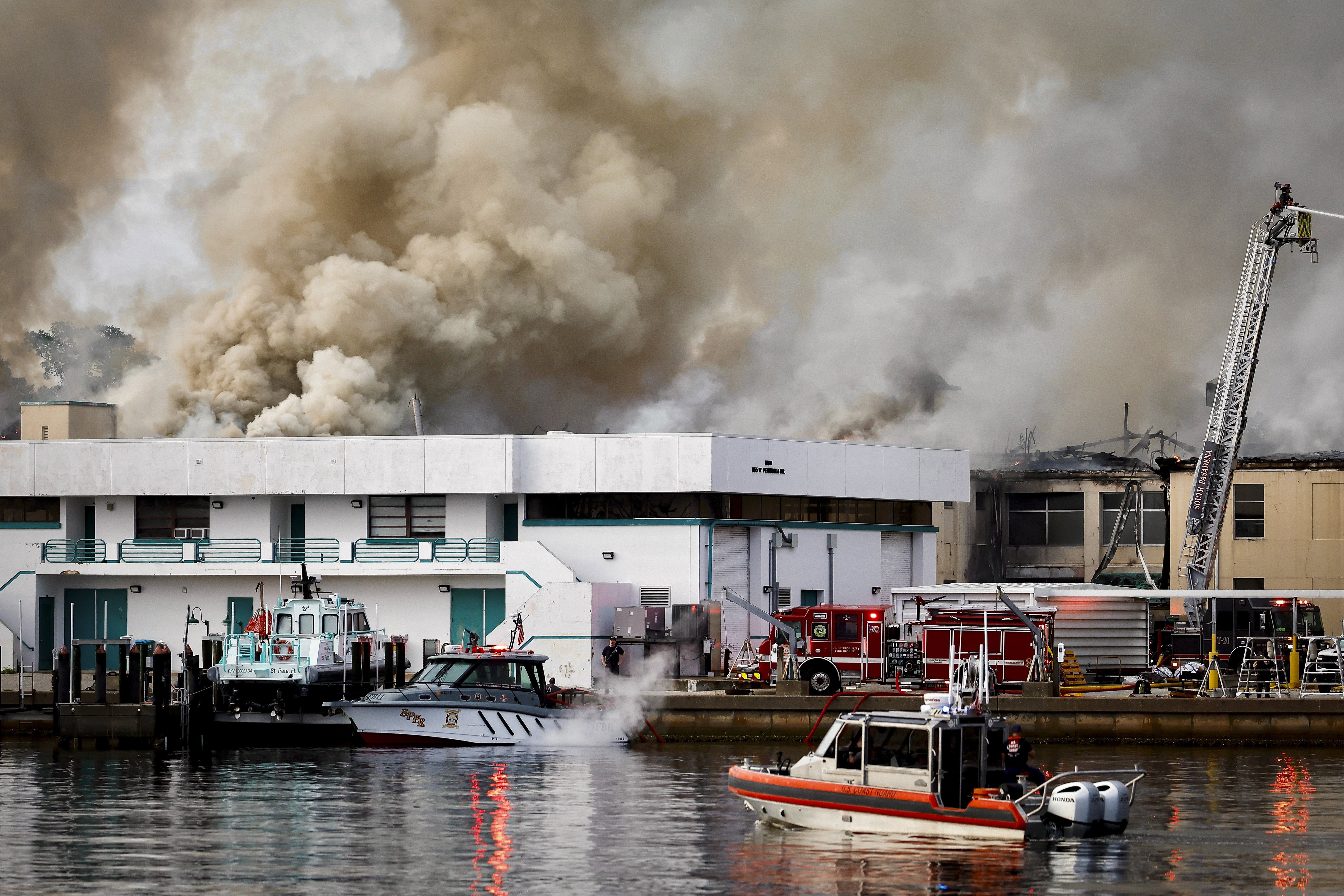 FLORIDA-UNIVERSIDAD-INCENDIO