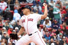 Ranger Suárez abandona juego de Medias Rojas ante Astros en la cuarta entrada por tirón en el muslo