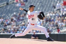 Twins aguantan y vencen 4-3 a Azulejos tras salida de Ryan por dolor de codo