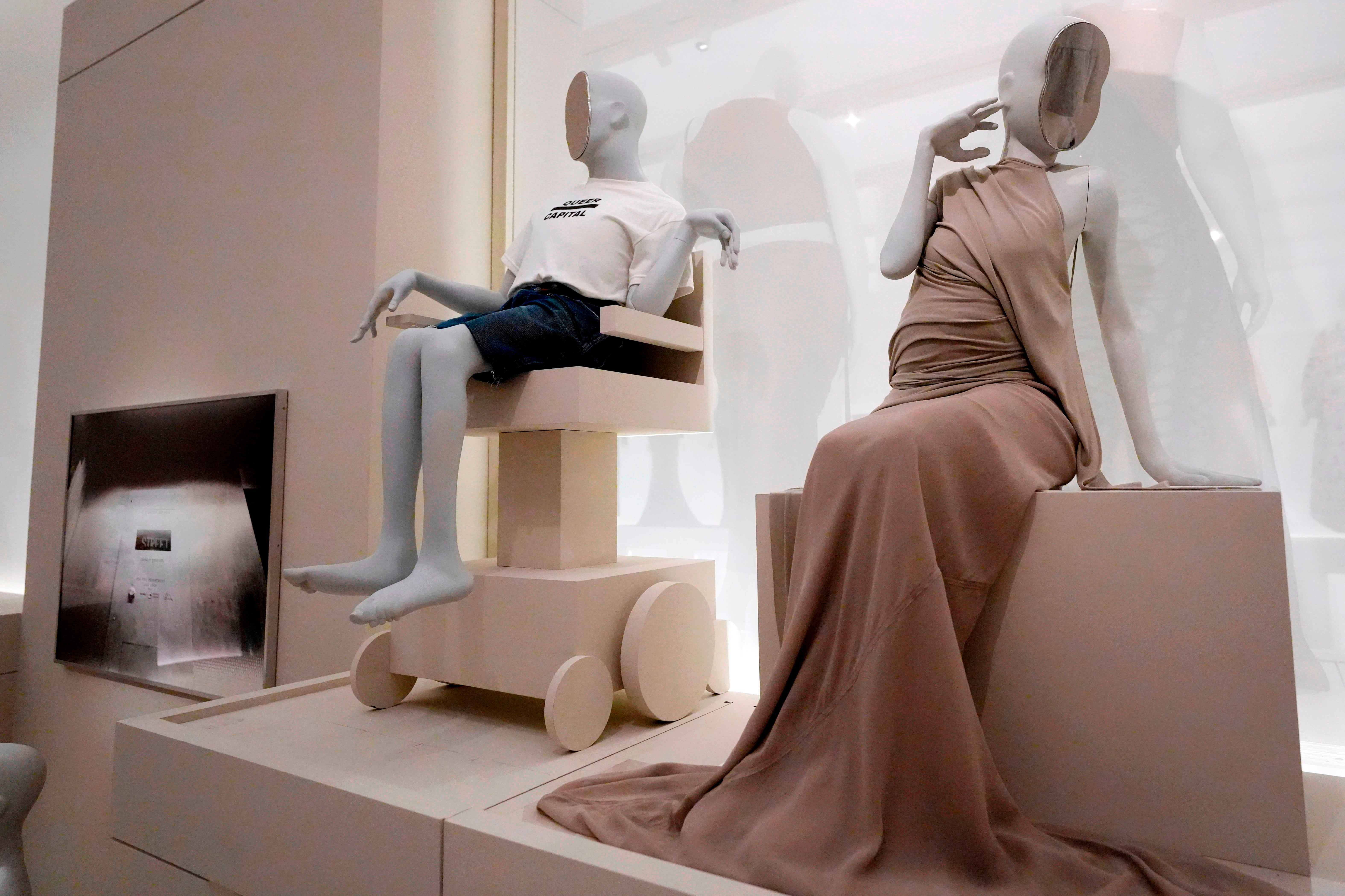 MODA-MET GALA-EXPOSICIÓN