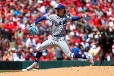 Justin Wrobleski lanza 6 entradas sin carreras y ayuda a Dodgers a vencer 4-1 a Cardinals