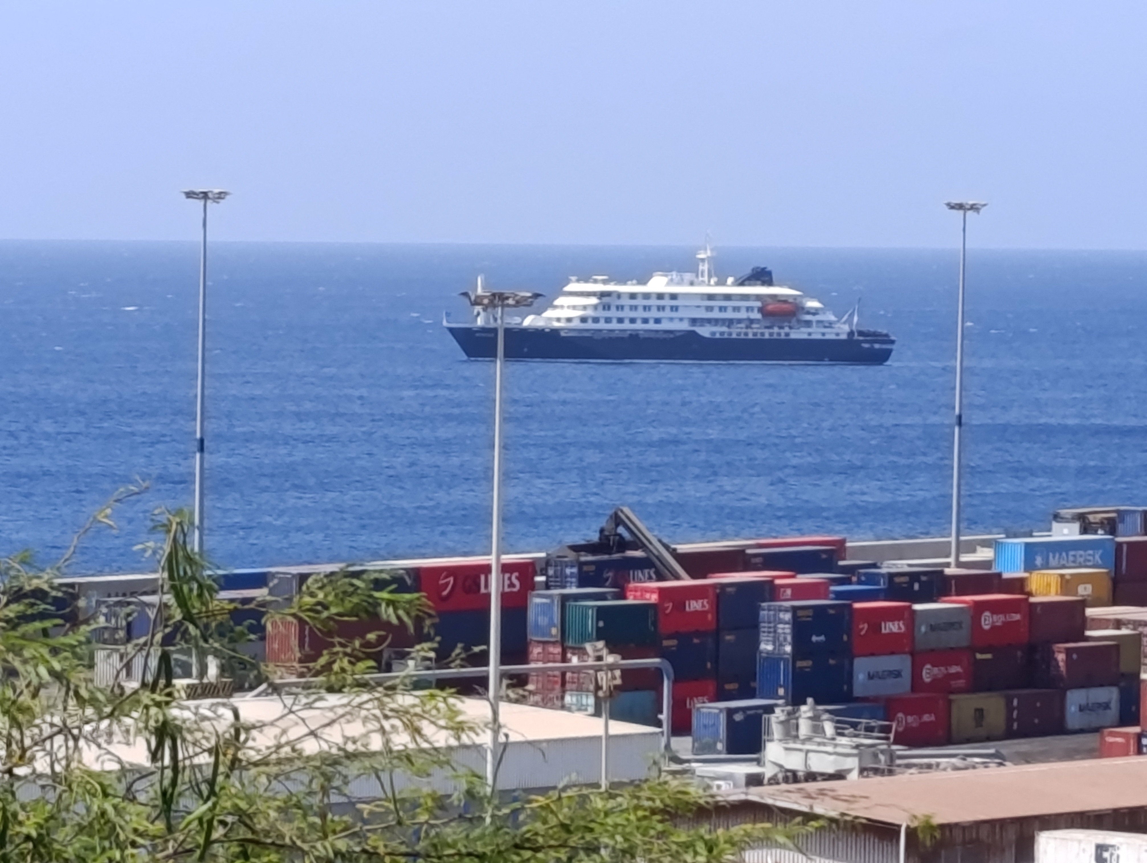 Un bloguero de viajes estadounidense es una de los 149 pasajeros varados a bordo del barco MV Hondius, donde un presunto brote de hantavirus ha dejado tres muertos