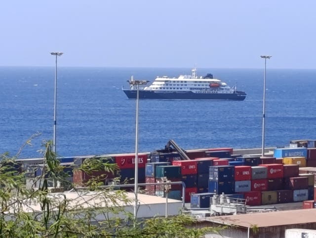 <p>Un bloguero de viajes estadounidense es una de los 149 pasajeros varados a bordo del barco MV Hondius, donde un presunto brote de hantavirus ha dejado tres muertos</p>