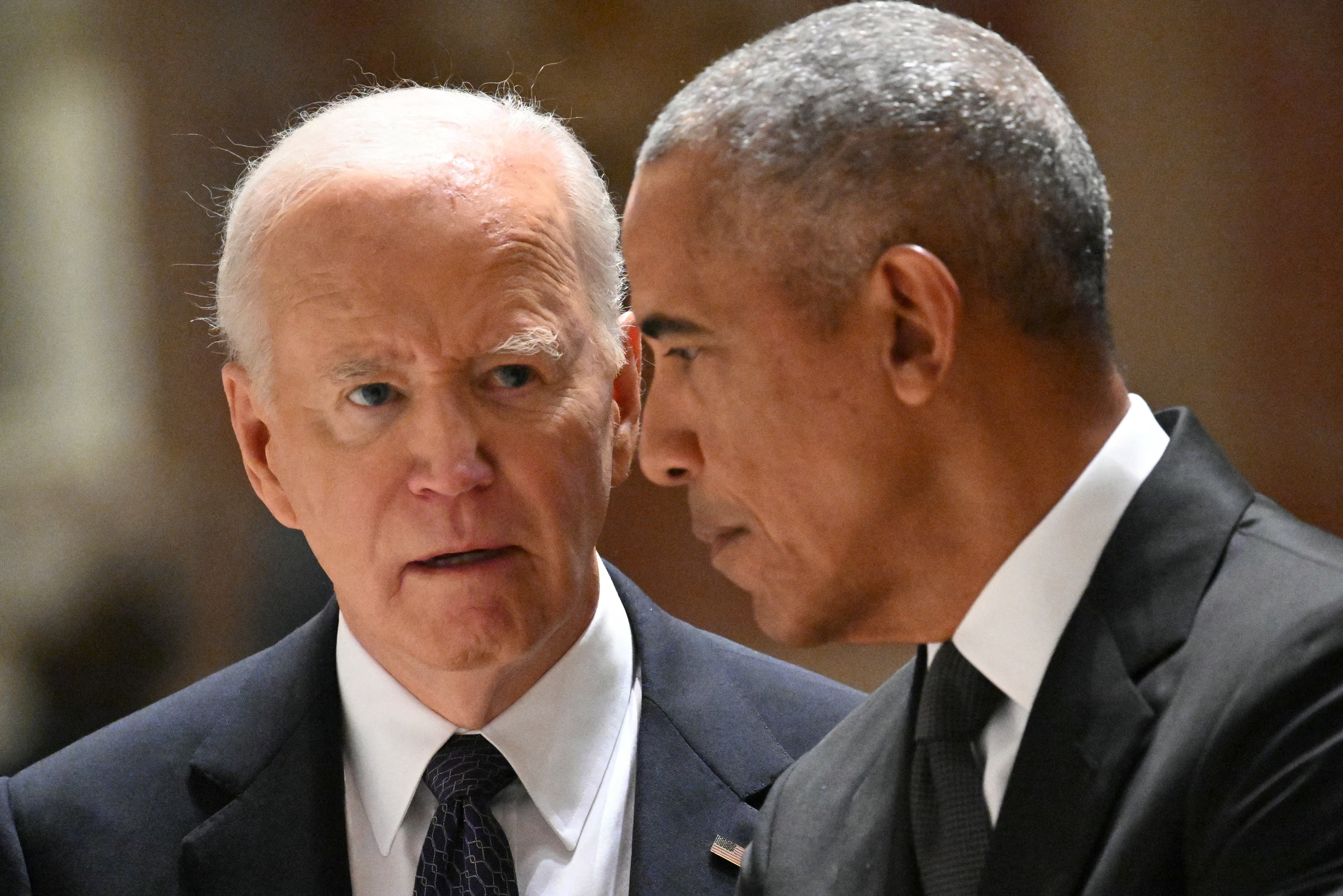 Joe Biden y Barack Obama siempre tuvieron una relación compleja, pero según informes se deterioró en cierta medida en 2024, en medio de llamados para que Biden abandonara la carrera presidencial