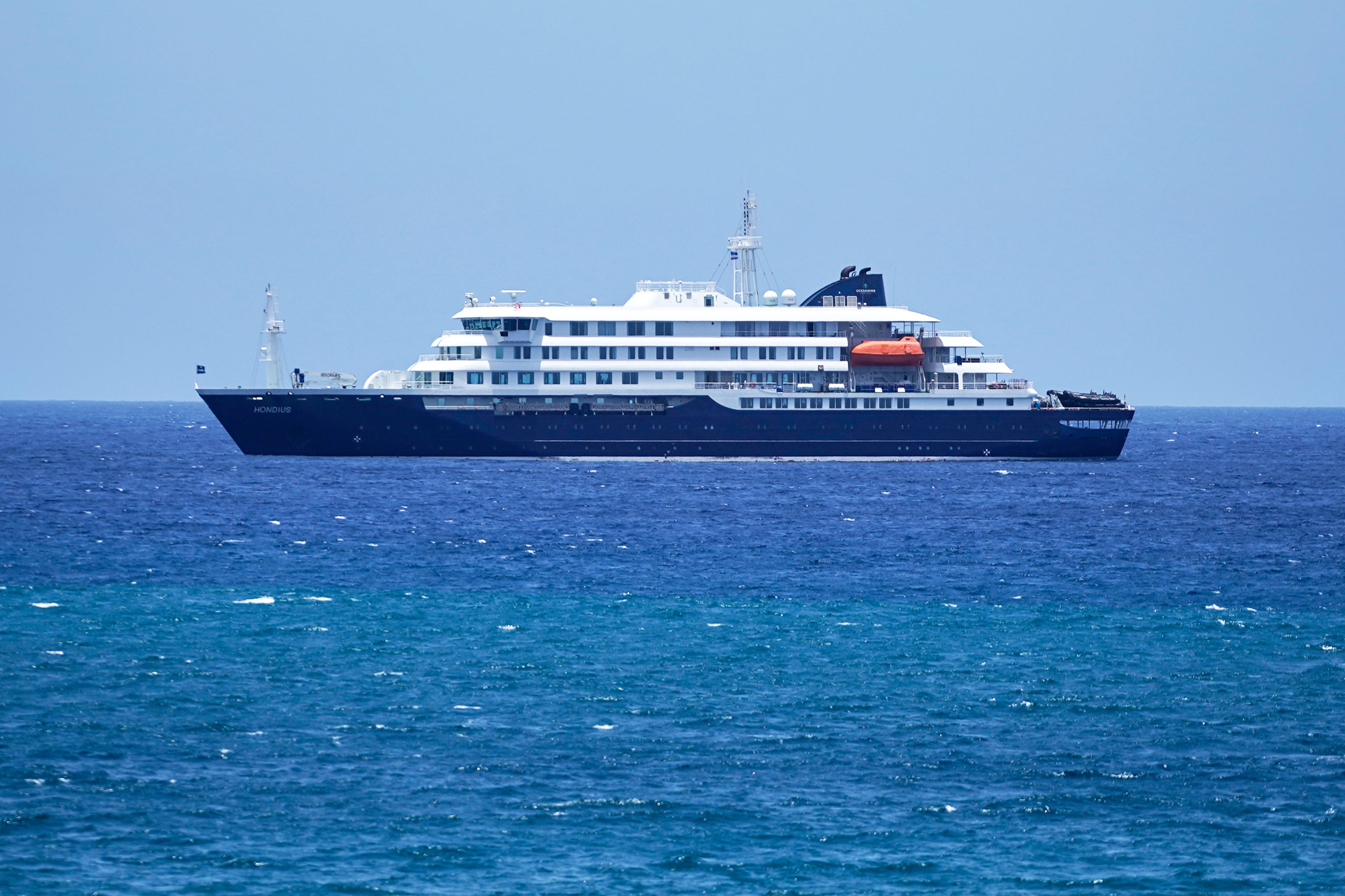 Las autoridades de Cabo Verde se niegan a permitir el desembarco de pasajeros y tripulación sin síntomas