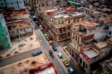 La Habana presume sus 2 primeras casas modulares mientras la capital de Cuba se desmorona