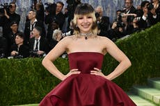 En la Met Gala, una campeona olímpica descubre cuán famosa se ha vuelto