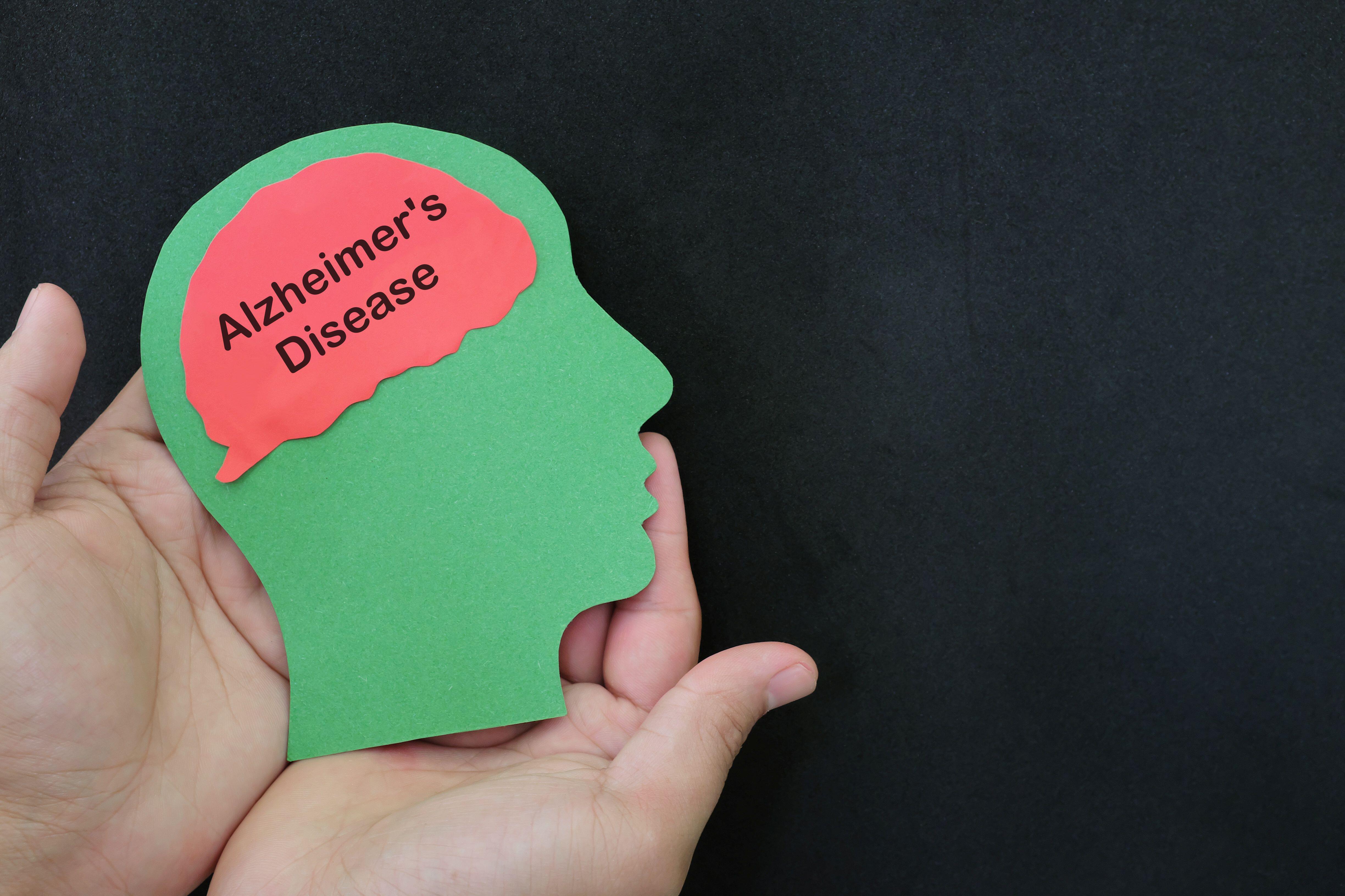 Una nueva herramienta que combina un análisis de sangre con punción en el dedo y una evaluación cerebral en línea puede estimar el riesgo de Alzheimer de una persona