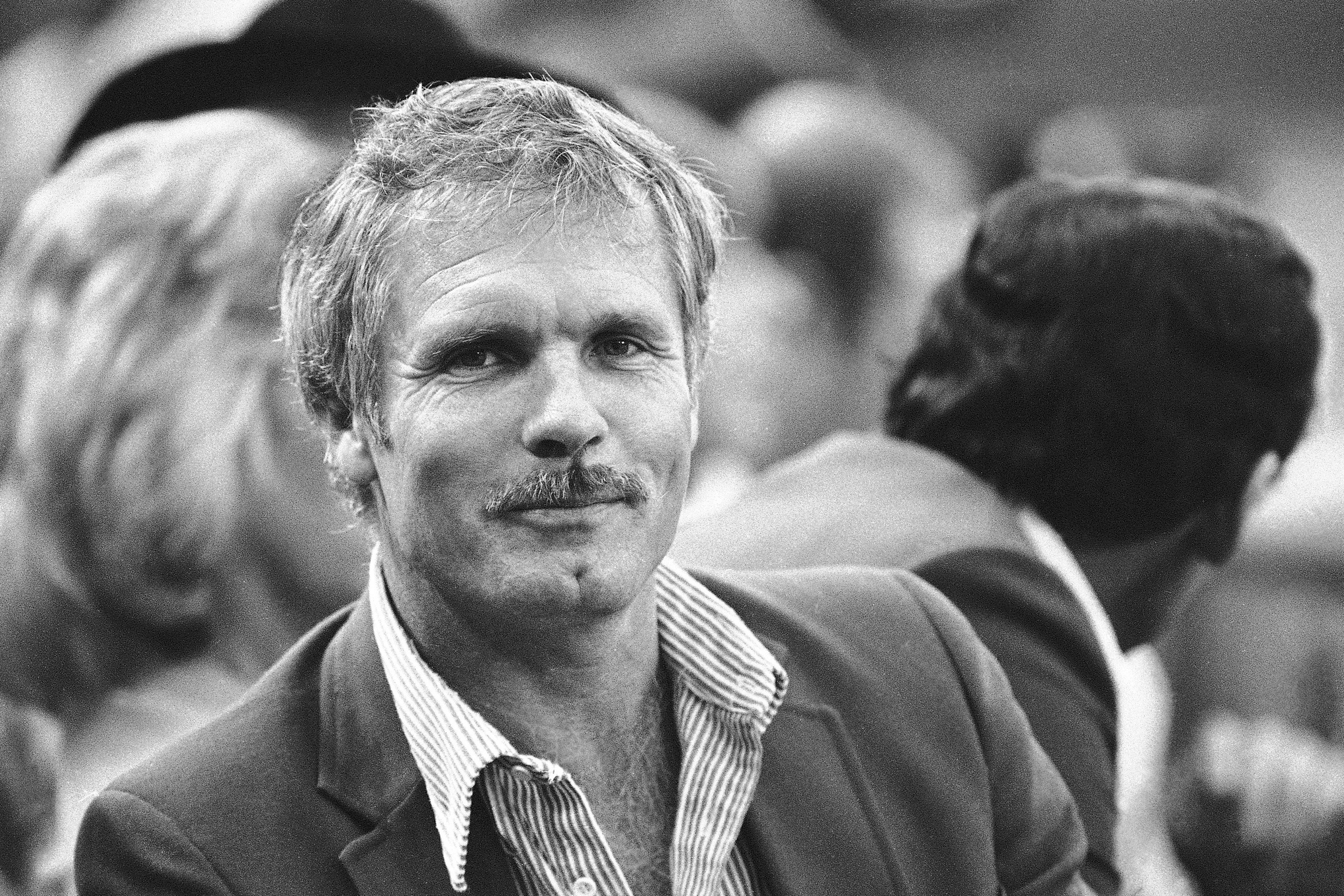 Falleció Ted Turner, el pionero audaz de la TV que transformó a los Bravos de Atlanta. Tenía 87 años