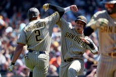 Ty France pega un triple de dos carreras en la séptima y los Padres ganan 5-1 a Gigantes