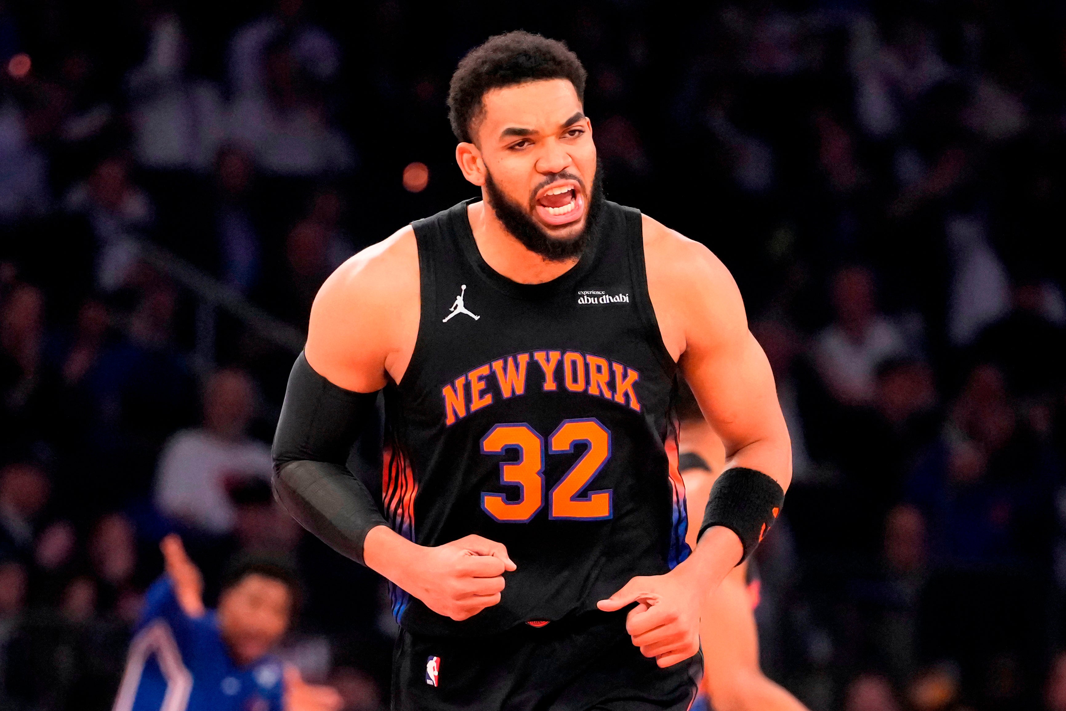 Jalen Brunson ayuda a Knicks a tomar ventaja de 2-0 sobre 76ers con un triunfo de 108-102