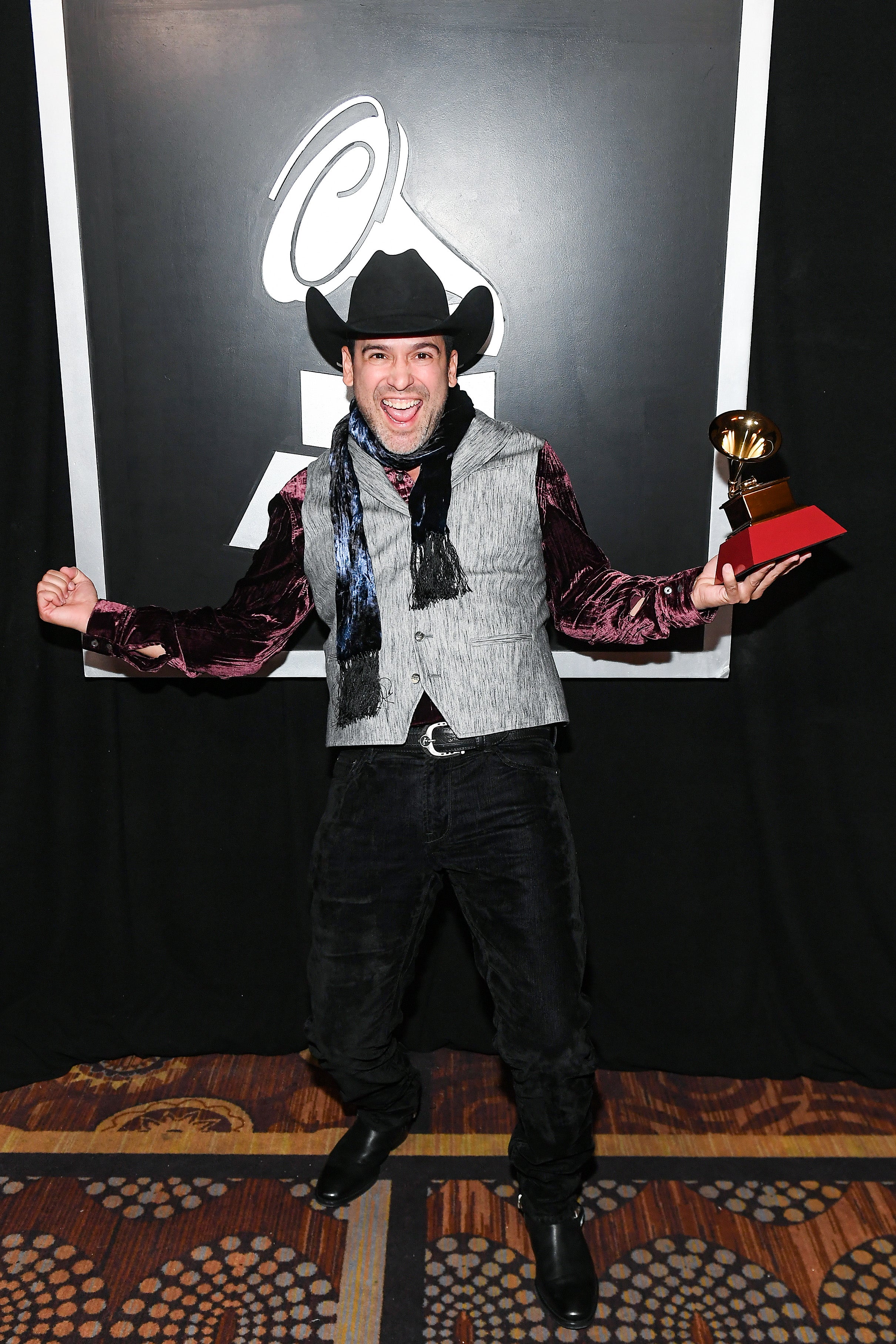 Antes de su candidatura al Congreso, Bobby Pulido tuvo una destacada carrera como cantante y ganó dos premios Latin Grammy al mejor álbum tejano