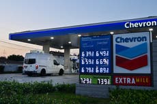 Investigan apuestas en petróleo hechas justo antes de anuncios de Trump sobre Irán