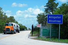 DeSantis: Centro de detención migratoria "Alcatraz de los Caimanes" siempre fue temporal