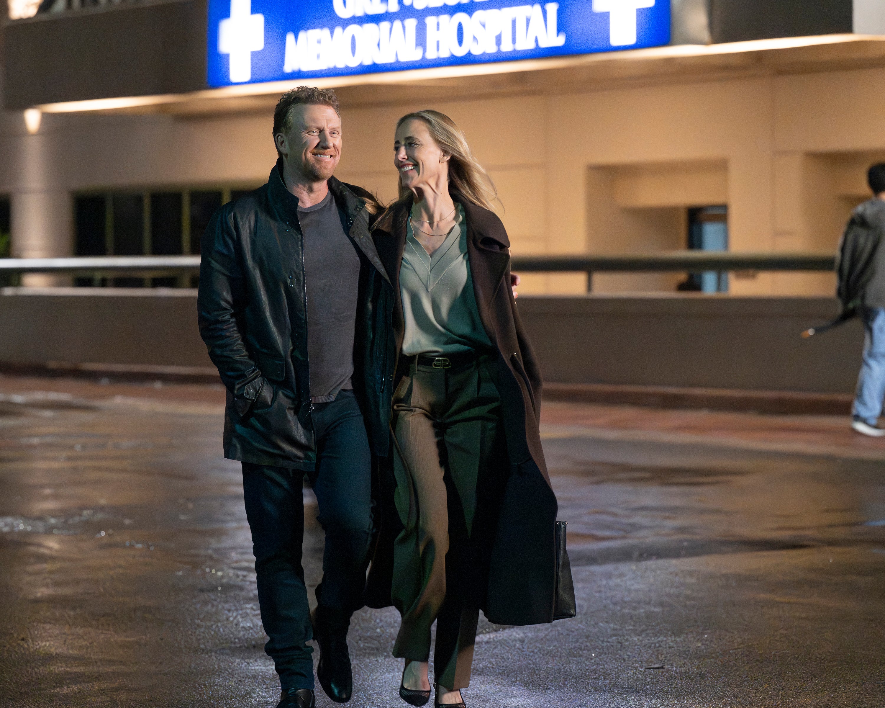 Teddy y Owen evitaron una muerte icónica en 'Grey’s Anatomy', lo que deja abierta la puerta para un posible regreso